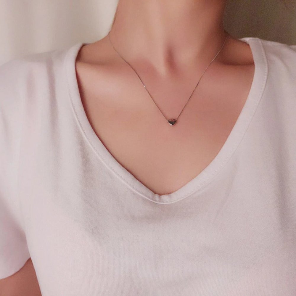 NEW Silver Simple Minimalist Heart Necklace - Picture 4 of 4